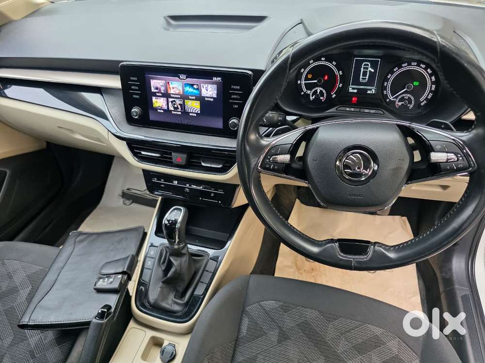 Skoda Slavia 1.0 Ambition Tsi, 2023, Petrol