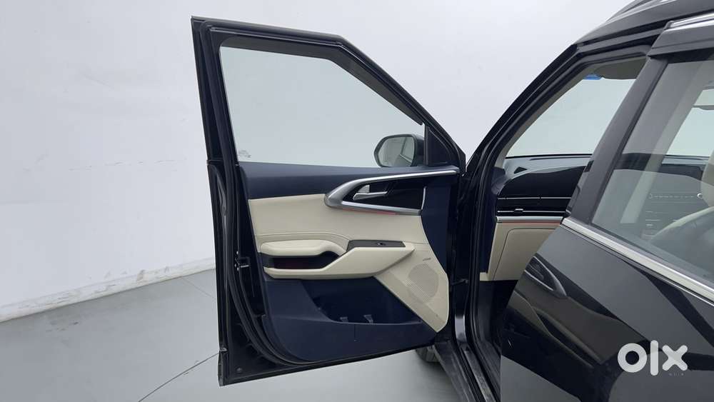 Kia Carens 1.5 Luxury Plus Turbo Dct 7 Str, 2023, Petrol