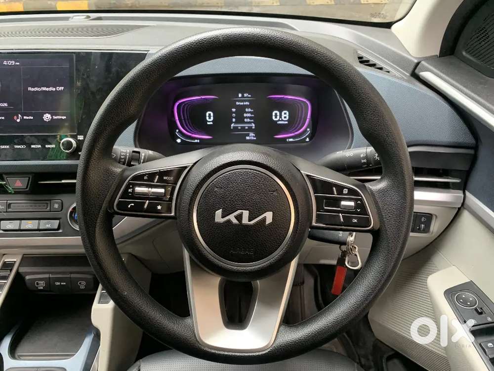2024 Kia Carens Premium (o) Petrol Mt