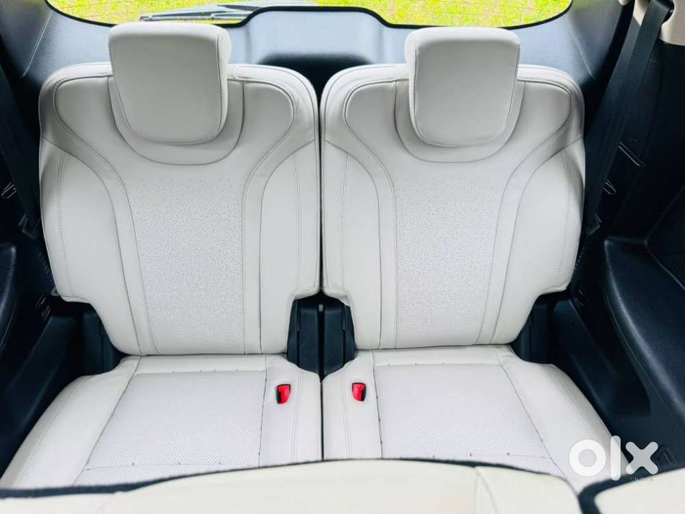 Mahindra Xuv700 2.2 Ax 7 Diesel At Str, 2023, Diesel