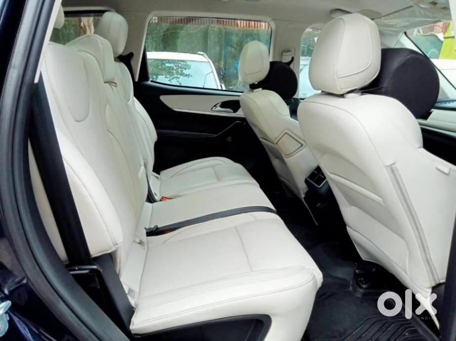 Mahindra Xuv700 Ax7 Luxury Pack Awd, 2023, Petrol