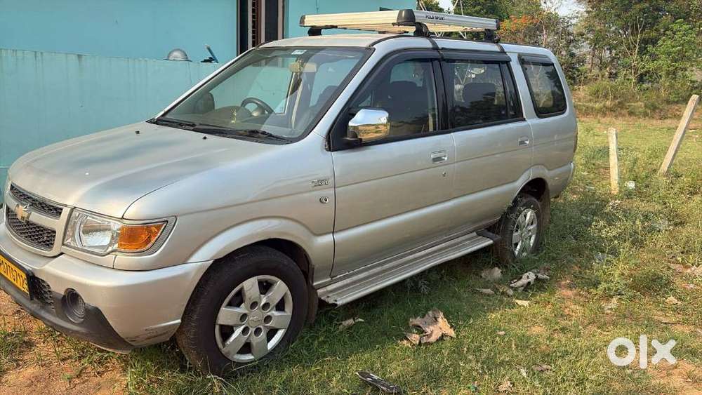 Chevrolet Tavera Lt 10 Seater Bsiii, 2016, Diesel