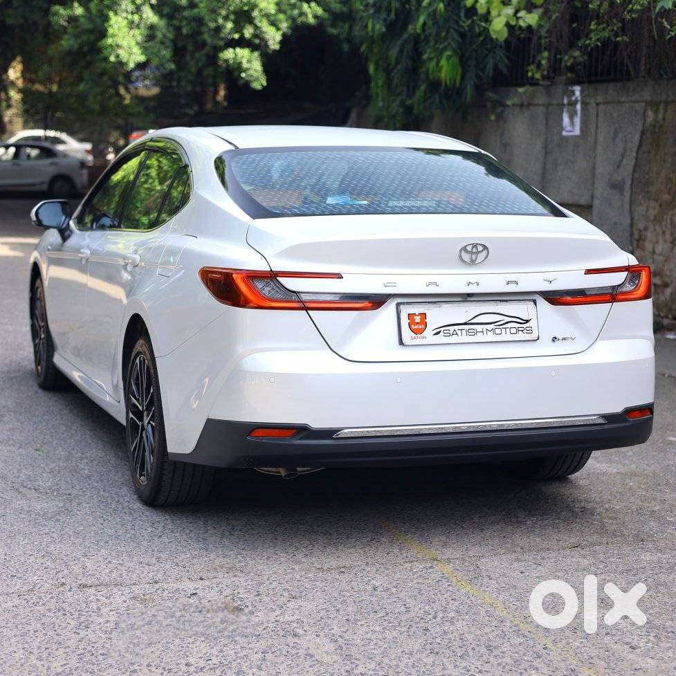 Toyota Camry Hybrid, 2026, Petrol