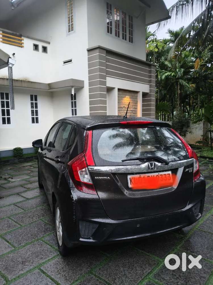 Honda Jazz 1.5 Mt 2015 Well Maintained Showroom Serviced Vehicle..