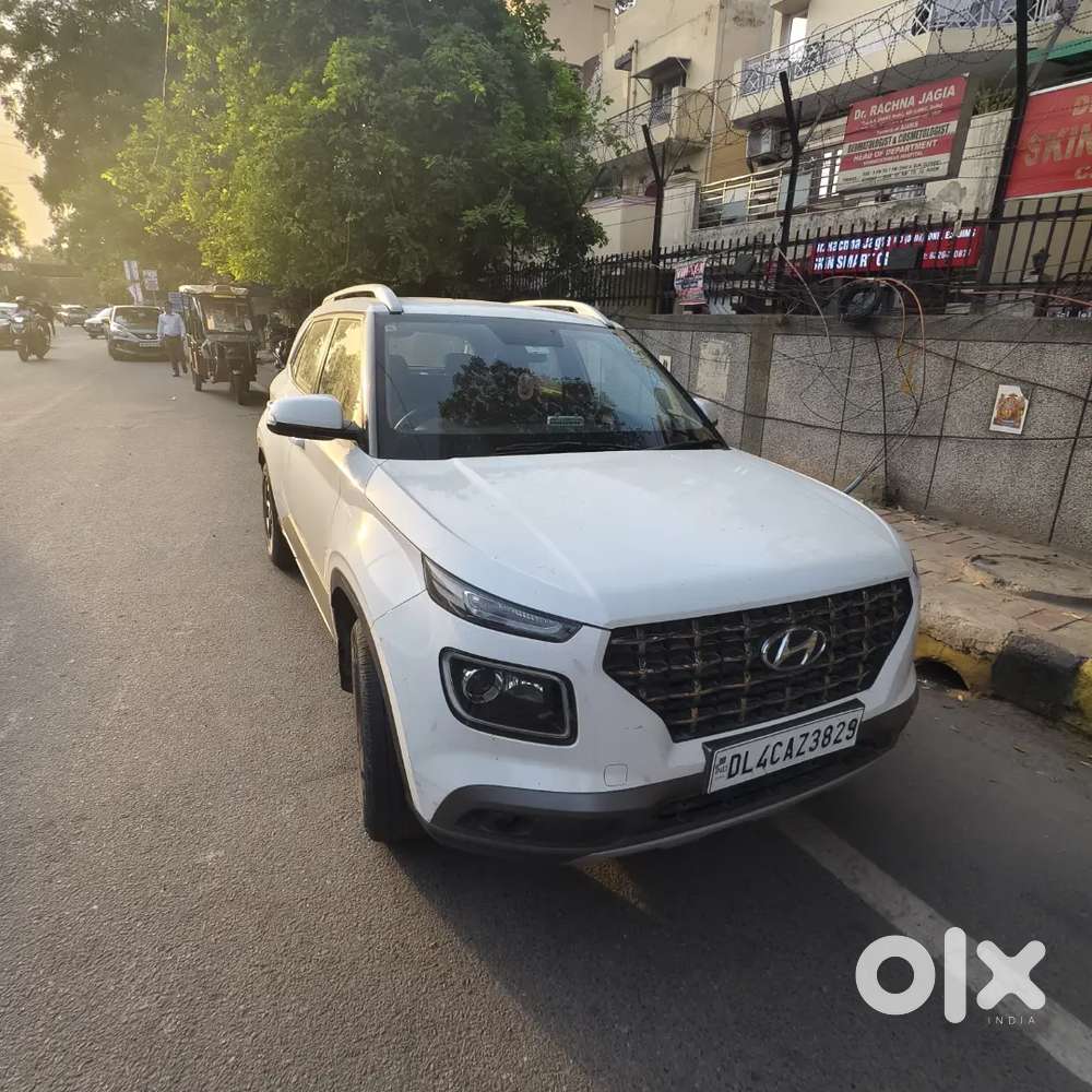 Mint Condition Venue With Sunroof And Cruise Control