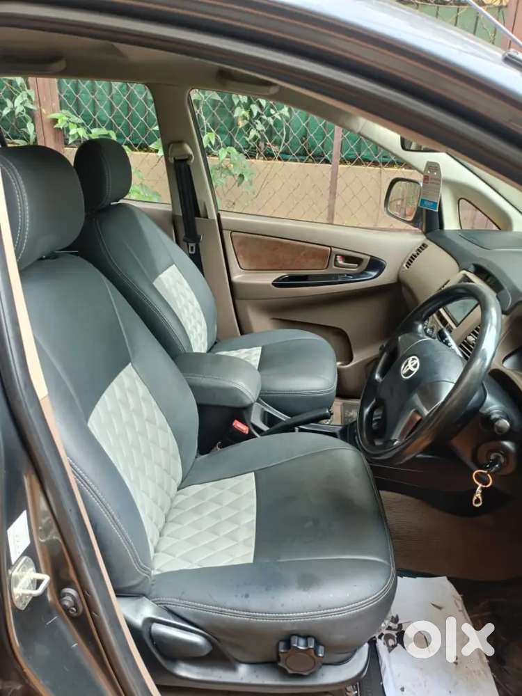 Toyota Innova 2015