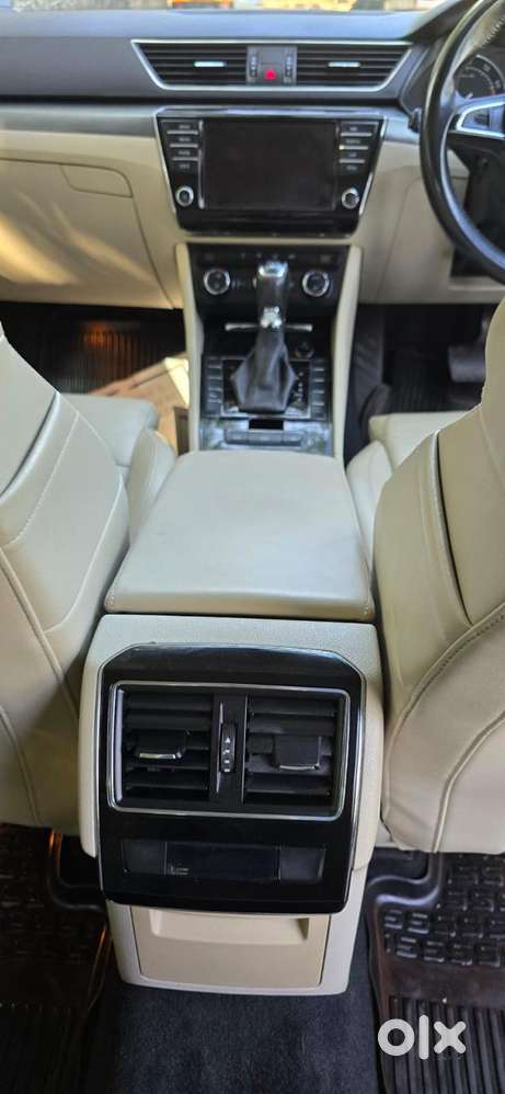 Skoda Superb Style 1.8 Tsi At, 2017, Petrol