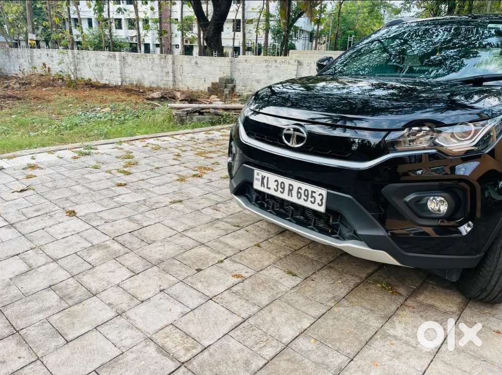 Tata Nexon Xza+ O (petrol) Amt  Top-end Dark Edition Variant