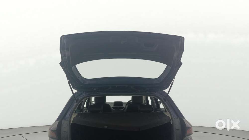Tata Altroz 1.2 Xza Plus, 2022, Petrol