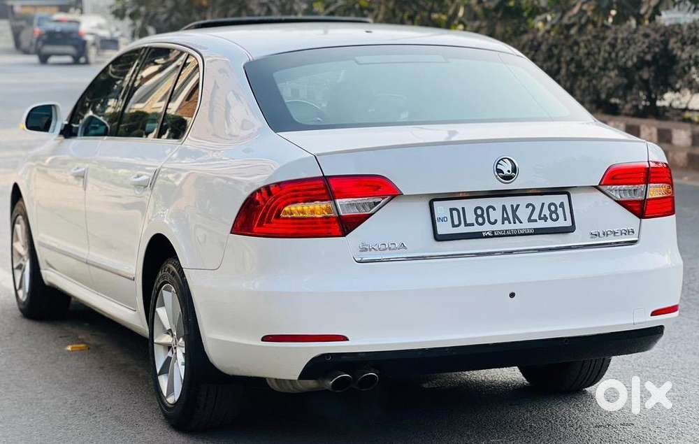 Skoda Superb 2015 Petrol 76000 Km Driven