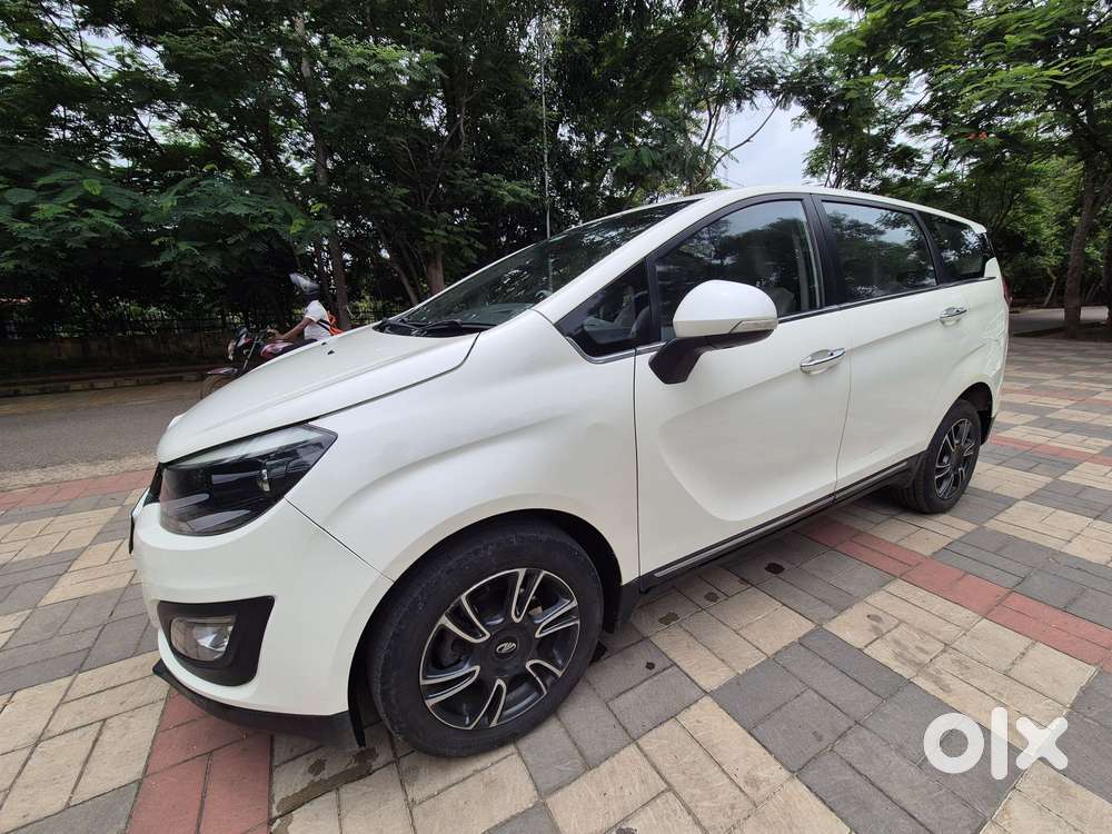 Mahindra Marazzo M8, 2018, Diesel