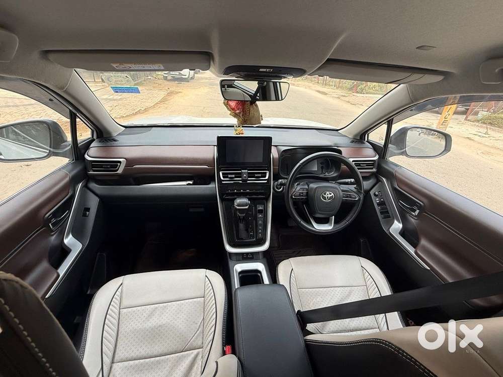 Toyota Innova Hycross 2.0 Vx Hybrid 7 Str, 2024, Petrol