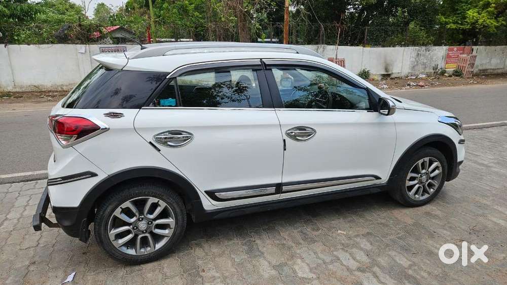 Hyundai I20 Active S Model Petrol 2017 July 1 Owner 90000km Driven