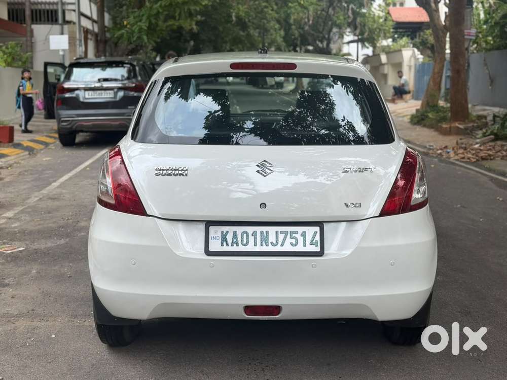 Maruti Suzuki Swift Vxi 1.2 Abs Bs-iv, 2012, Petrol