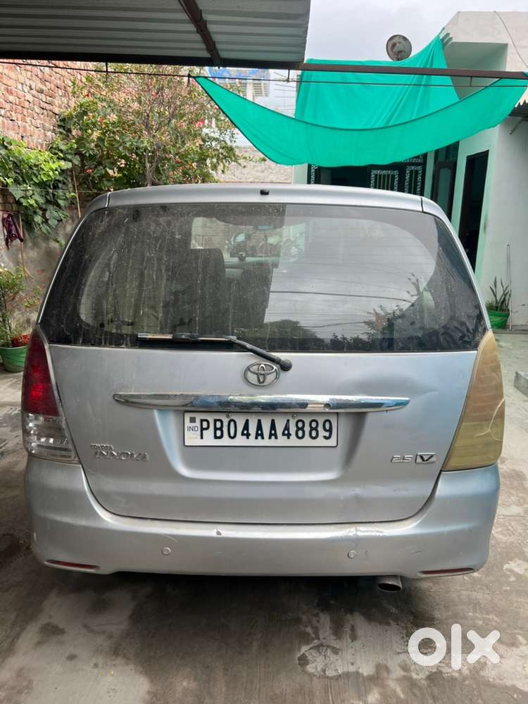 Toyota Innova Diesel 2011
