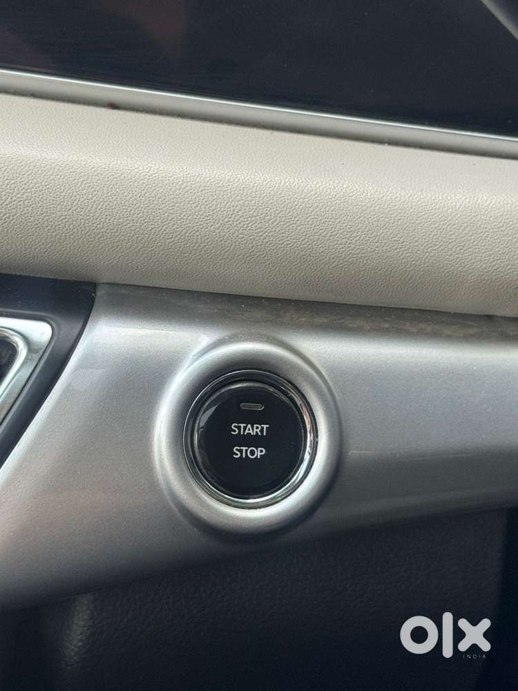 Mahindra Xuv700 2.2 Ax 7 Diesel At Str, 2023, Diesel