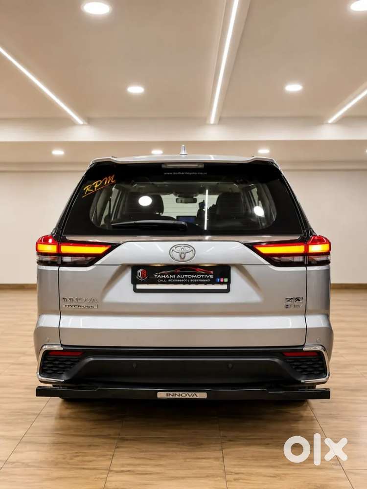 Toyota Innova Hycross 2.0 Zx (o) Hybrid 7 Str, 2025, Petrol