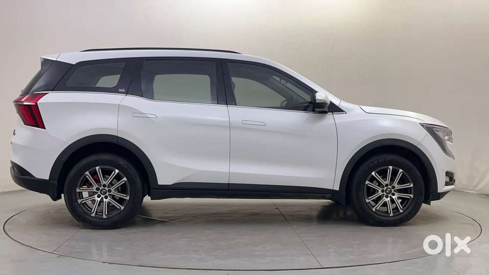 Mahindra Xuv700 2.0 Ax 7 Petrol At Str, 2023, Petrol