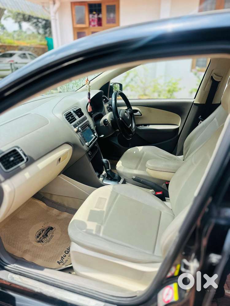 Volkswagen Vento 1.5 Highline Plus At 16 Alloy, 2015, Petrol