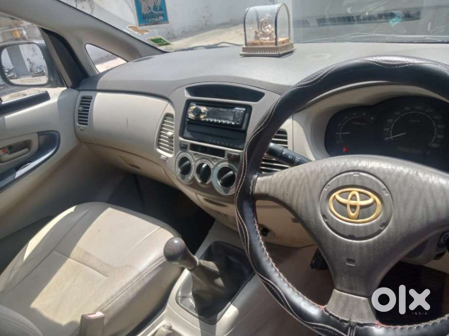 Toyota Innova 2.5 G (diesel) 8 Seater, 2011, Diesel