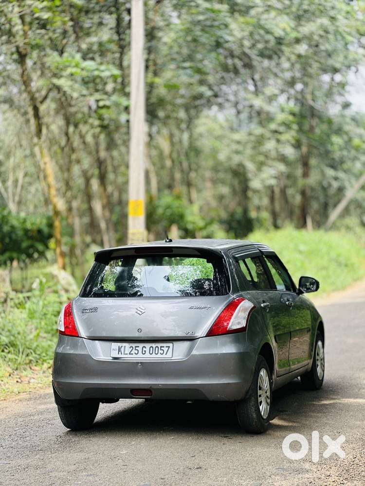 Maruti Suzuki Swift Vxi + Manual, 2014, Petrol