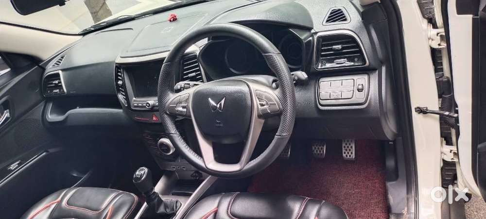 Mahindra Xuv300 W8, 2023, Petrol