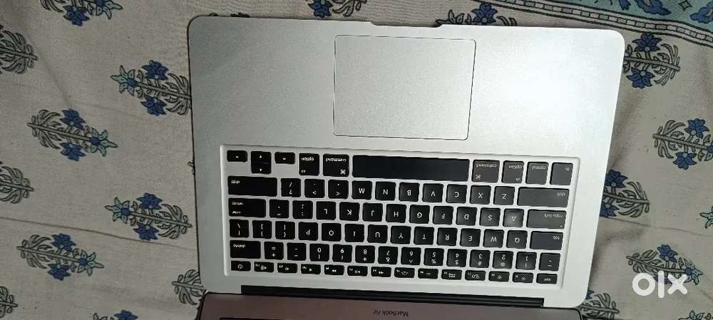 Apple A1446 i5 4Gb Ram/128GB SSD All ok  original charger battery