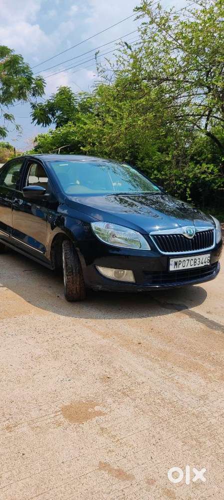Skoda Rapid 1.6 Mpi At Elegance Plus, 2012, Petrol