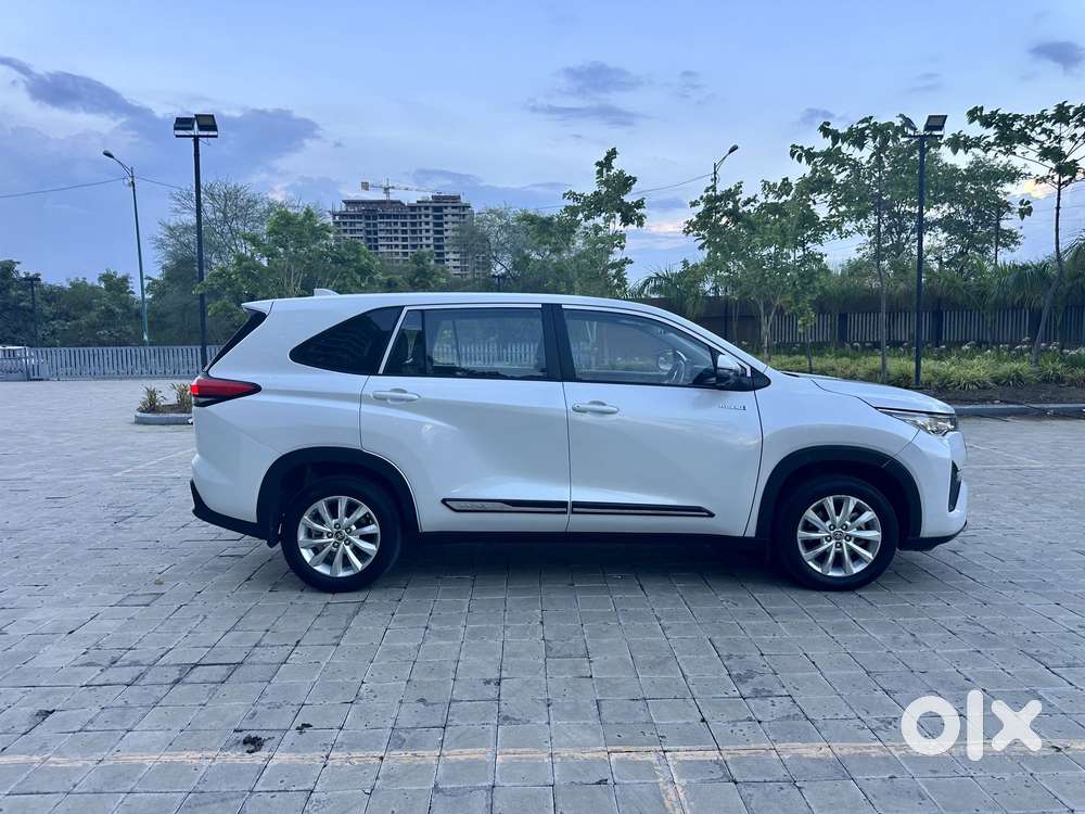 Toyota Innova Hycross 2.0 Vx Hybrid 7 Str, 2024, Petrol
