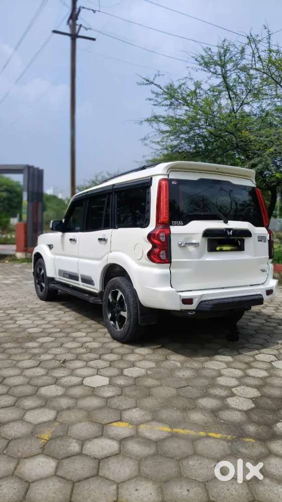 Mahindra Scorpio 
S11
2023 Model 
Manual 
Diesel 
65,000 Km Driven