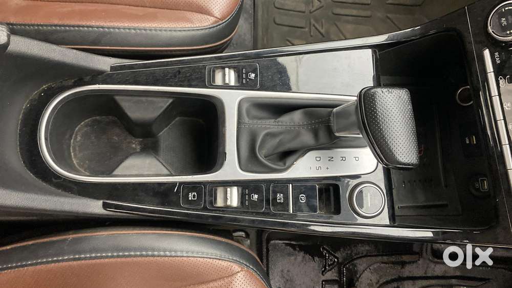 Hyundai Alcazar 2.0 Signature (o) Petrol At 6 Str, 2021, Petrol