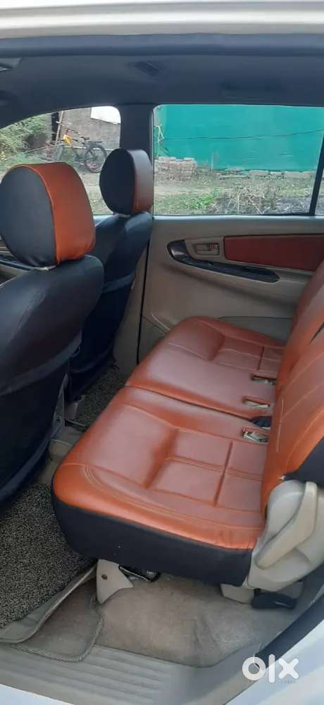 Toyota Innova 2.5  2010