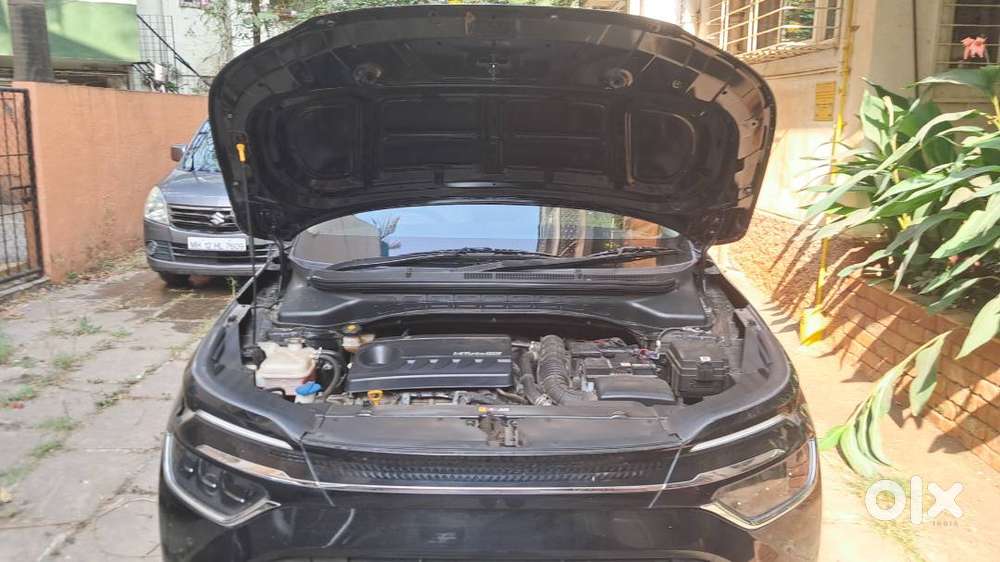 Kia Carens Luxury Fully Loaded Petrol Well Maintained