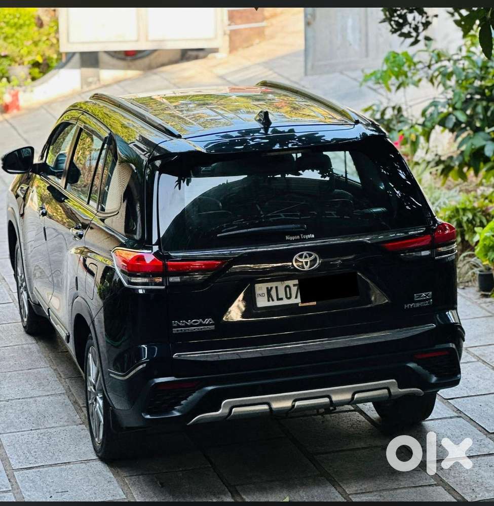 Toyota Innova Hycross 2.0 Zx (o) Hybrid 7 Str, 2023, Petrol
