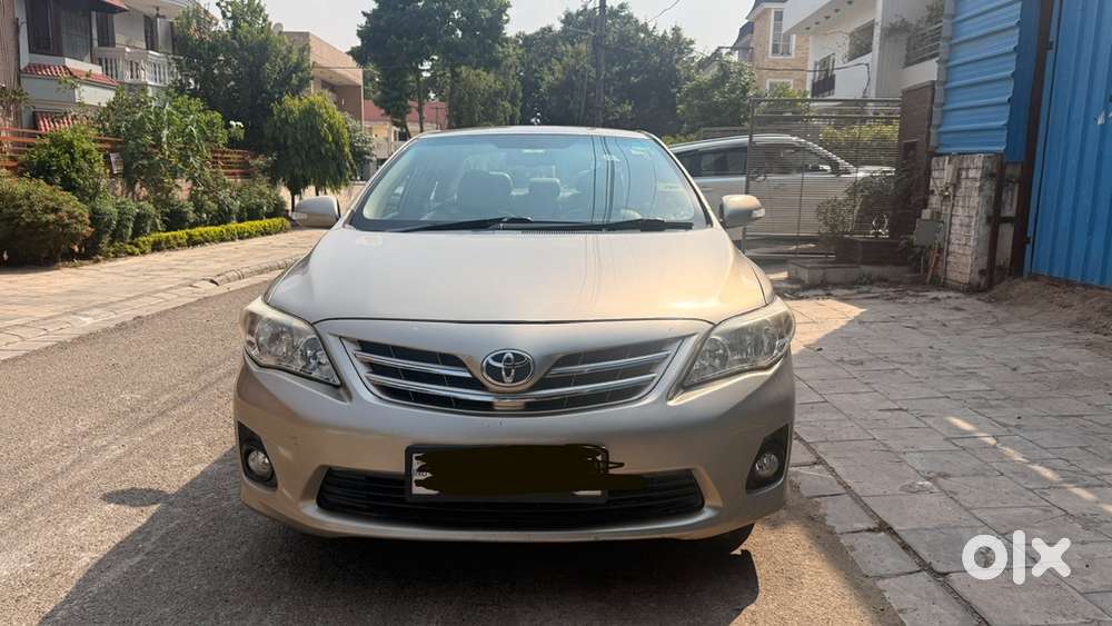 Toyota Corolla Altis 2013