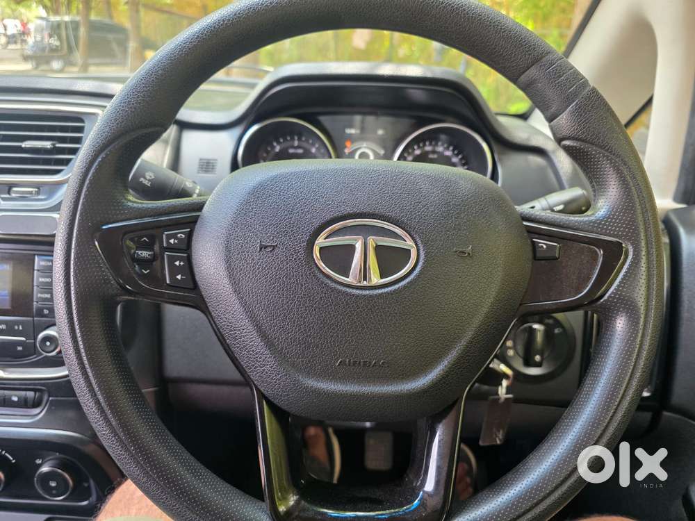 Tata Hexa 2.2 Xe 4x2 7 Str, 2017, Diesel