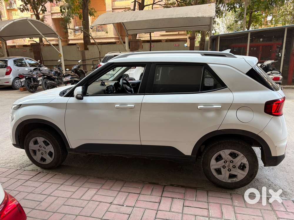 Hyundai Venue 2020 Petrol Well Maintained