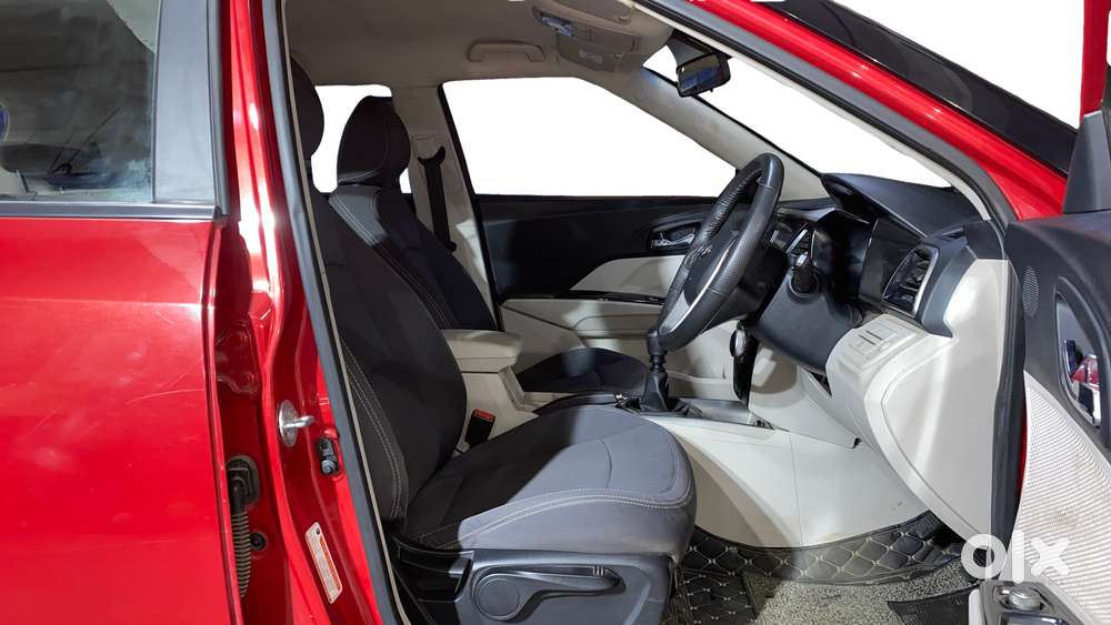 Mahindra Xuv300 W8, 2022, Petrol