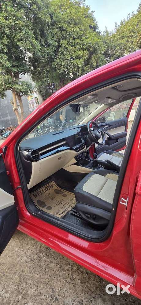 Skoda Slavia Style 1.0l Tsi Mt, 2023, Petrol