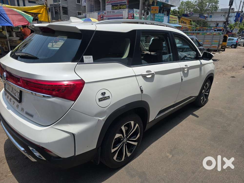 Mg Hector Plus 2023
