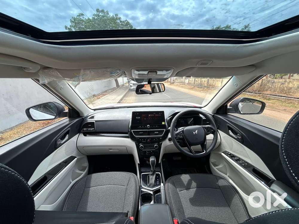Mahindra Xuv 3xo Ax5 Pm At, 2026, Petrol