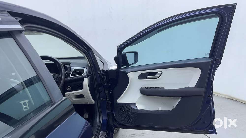 Tata Altroz Xz Plus (s), 2024, Petrol