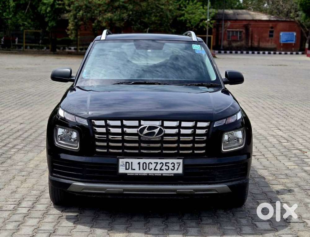 Hyundai Venue [2022-ongoing] 1.2 E, 2025, Petrol