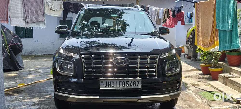 Hyundai Venue 2024 Petrol Well Maintained Only 22000 Driven
