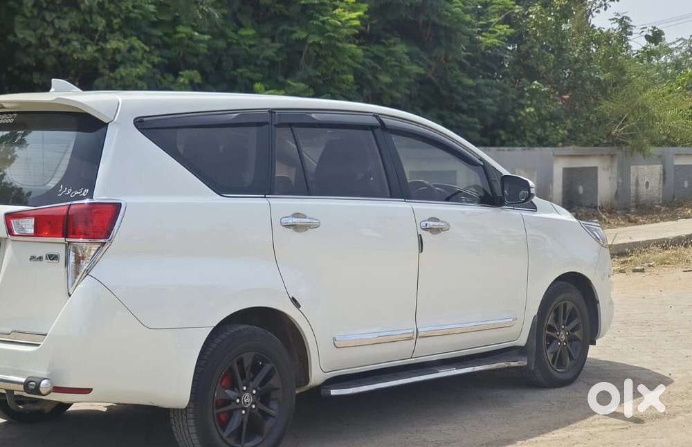 Toyota Innova Crysta 2.4 V, 2017, Diesel