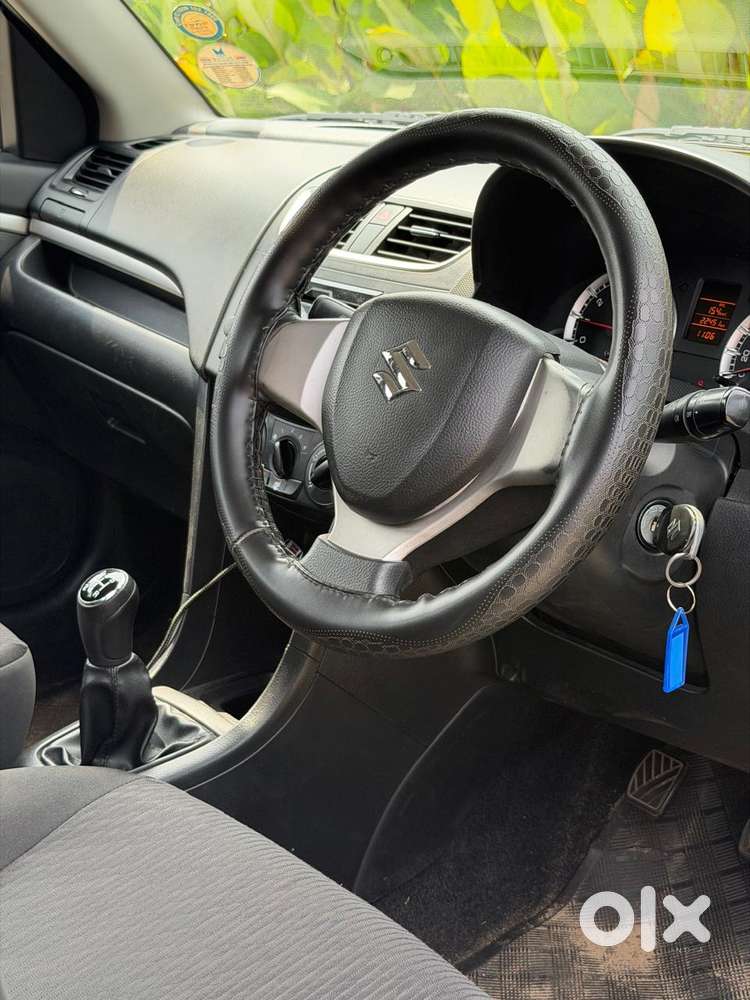 Maruti Suzuki Swift Vxi With Abs, 2015, Petrol