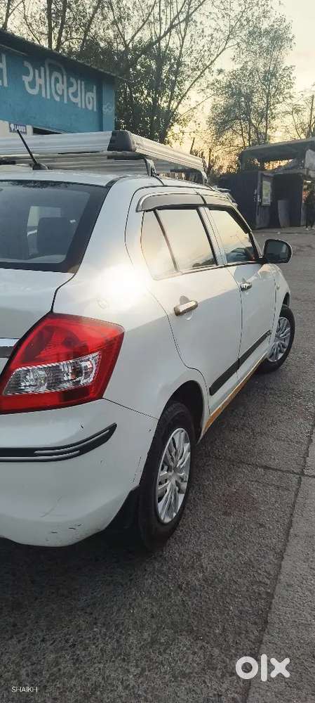 Maruti Suzuki Dzire 2023 Cng & Hybrids 180000 Km Driven