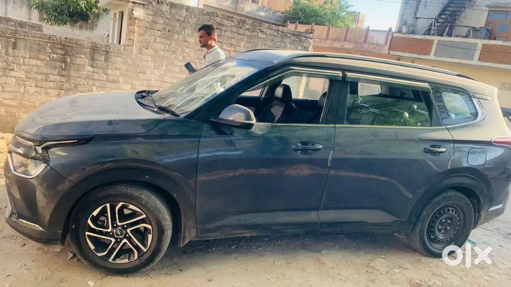 Kia Carens 2023 Diesel 80000 Km Car