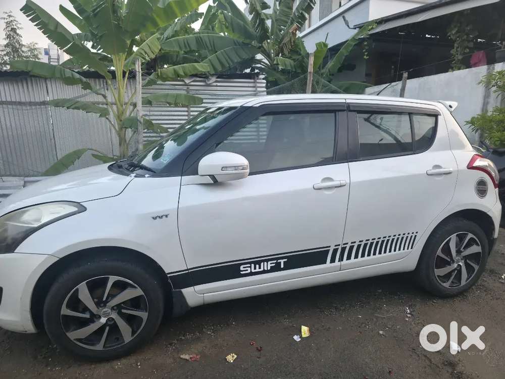 Swift 2013 Vxi White