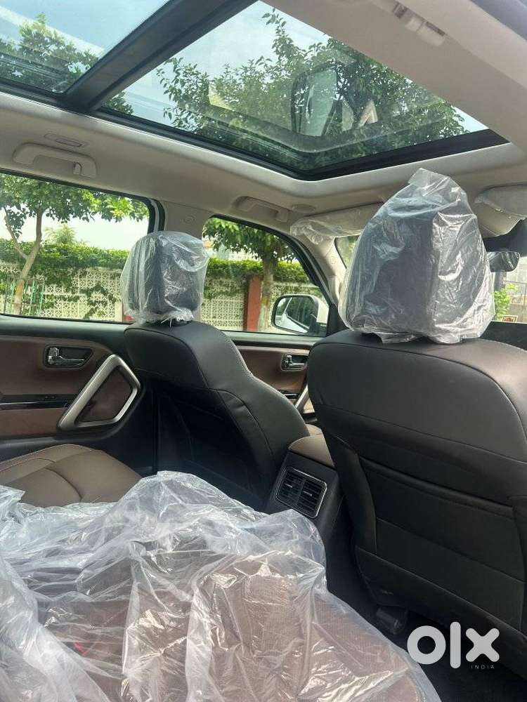 Mahindra Scorpio N Z8 L Petrol At 7 Str, 2026, Petrol